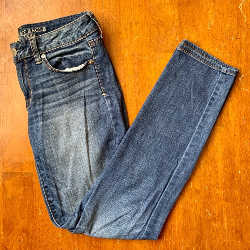American Eagle Medium Wash Skinny Jeans